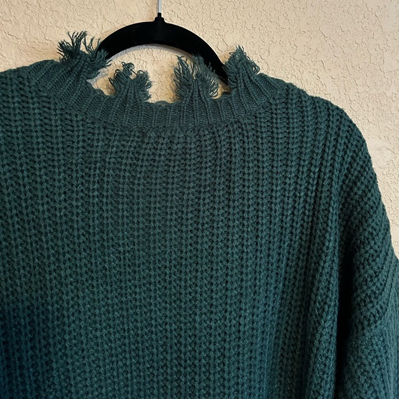 Fashion Nova Distressed Forest Green Sweater Size M - Picture 4 of 8